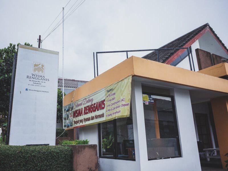 红多兹酒店-近阿伦柯塔苏卡布米 苏加武眉 外观 照片