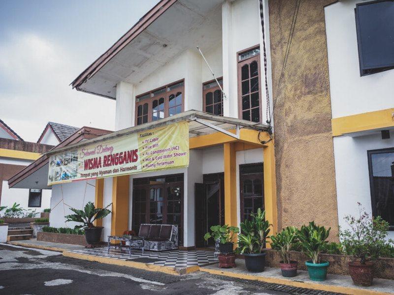 红多兹酒店-近阿伦柯塔苏卡布米 苏加武眉 外观 照片