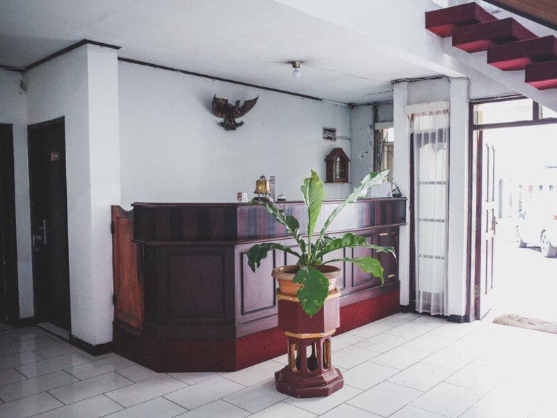 红多兹酒店-近阿伦柯塔苏卡布米 苏加武眉 外观 照片